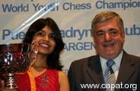 SOUMYA Swaminathan 091103-14 with Governor Das Neves